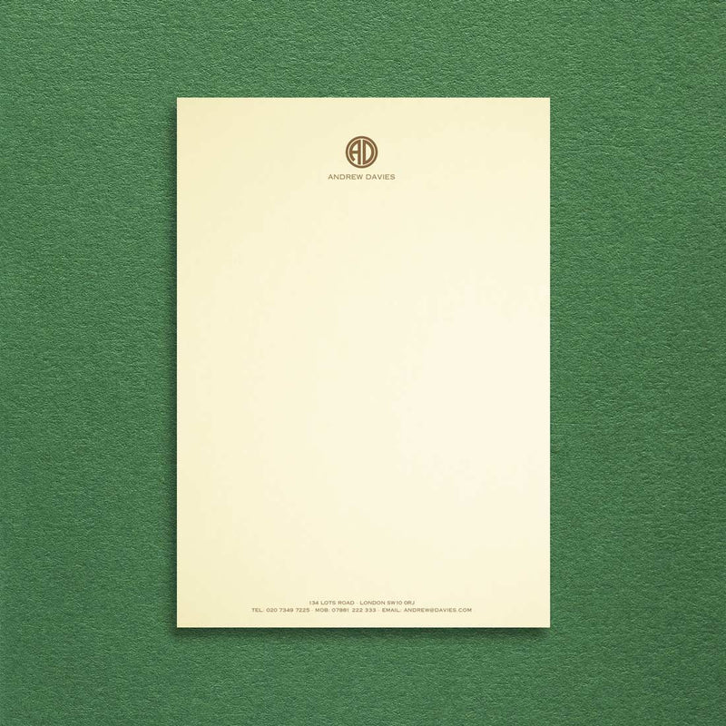 Personalised with your initials presented in a contemporary monogram above your name, the Strand writing paper also allows you to have your address and contact details printed at the foot of the sheet.