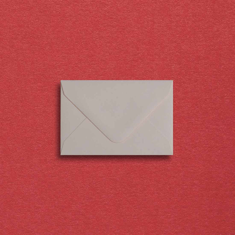 Made from a 135gsm rose white paper, these mini envelopes come with a diamond flap